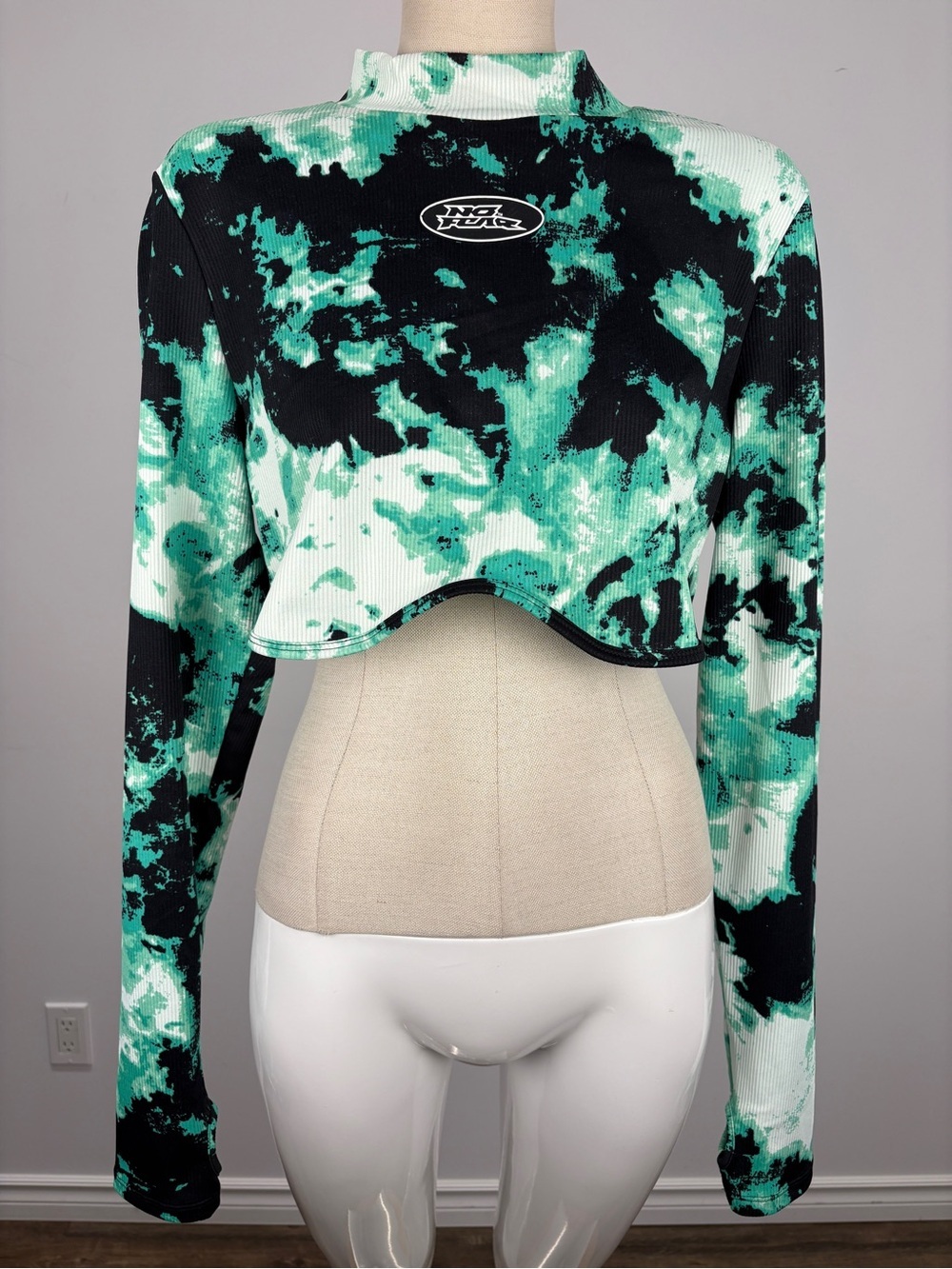 No Fear x H&M Green Black Tie Dye Ribbed Mock Neck Crop Top Long Sleeve XL